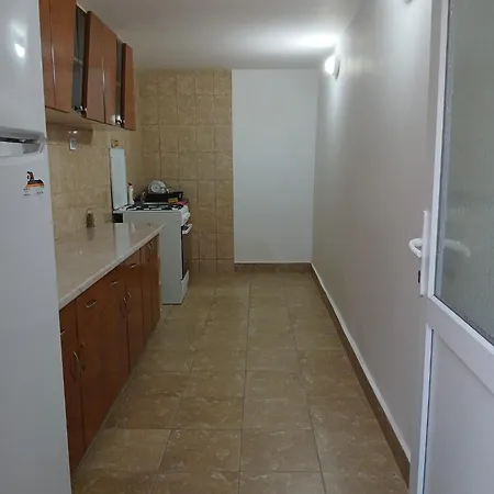 Casa Cristian 홈스테이 코르부